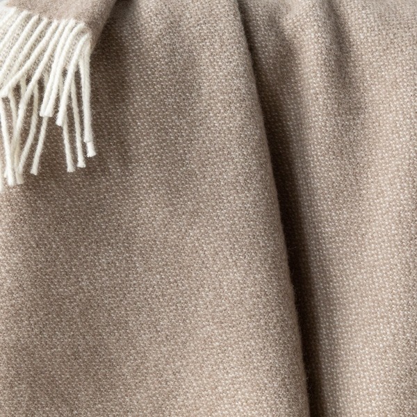 NA ZALOGI Volnena odeja 130x200 R. BEIGE NA ZALOGI Volnena odeja 130x200 R. BEIGE