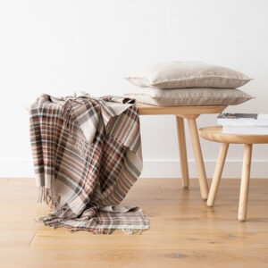 Lanena deka 130x180 karo nat/črna