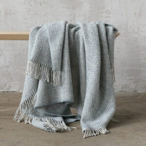 NA ZALOGI Volnena deka WoolMe 130x180 B.MODRA