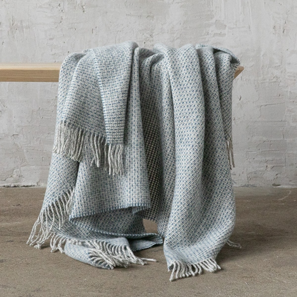 NA ZALOGI Volnena deka WoolMe 130x180 B.MODRA