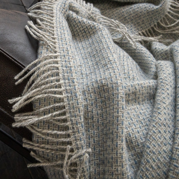 NA ZALOGI Volnena deka WoolMe 130x180 B.MODRA