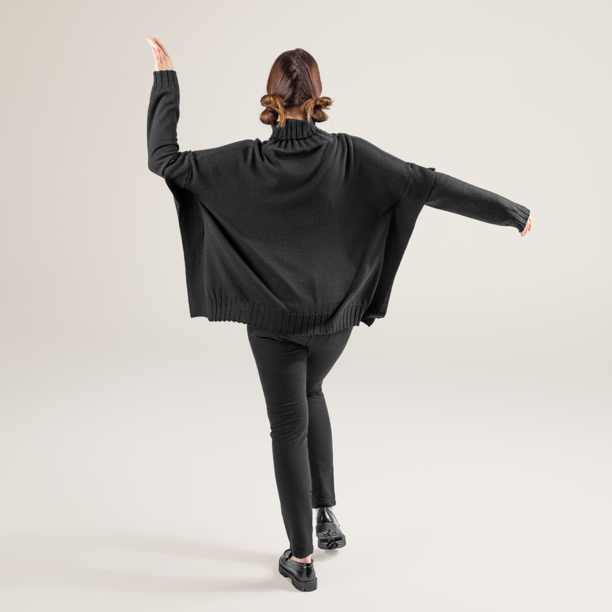 Ženski pončo Paisley 85% eko bombaž, 15% volna ČRN