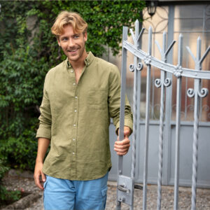 Moška srajca DR iz 55% lana in 45% eko bombaža 48,50 Moška srajca DR iz 55% lana in 45% eko bombaža 48,50