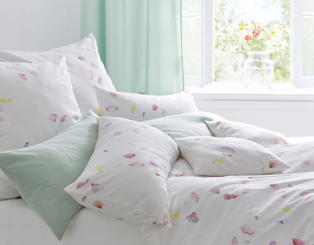 Posteljnina Blutenblatter saten, več dimenzij