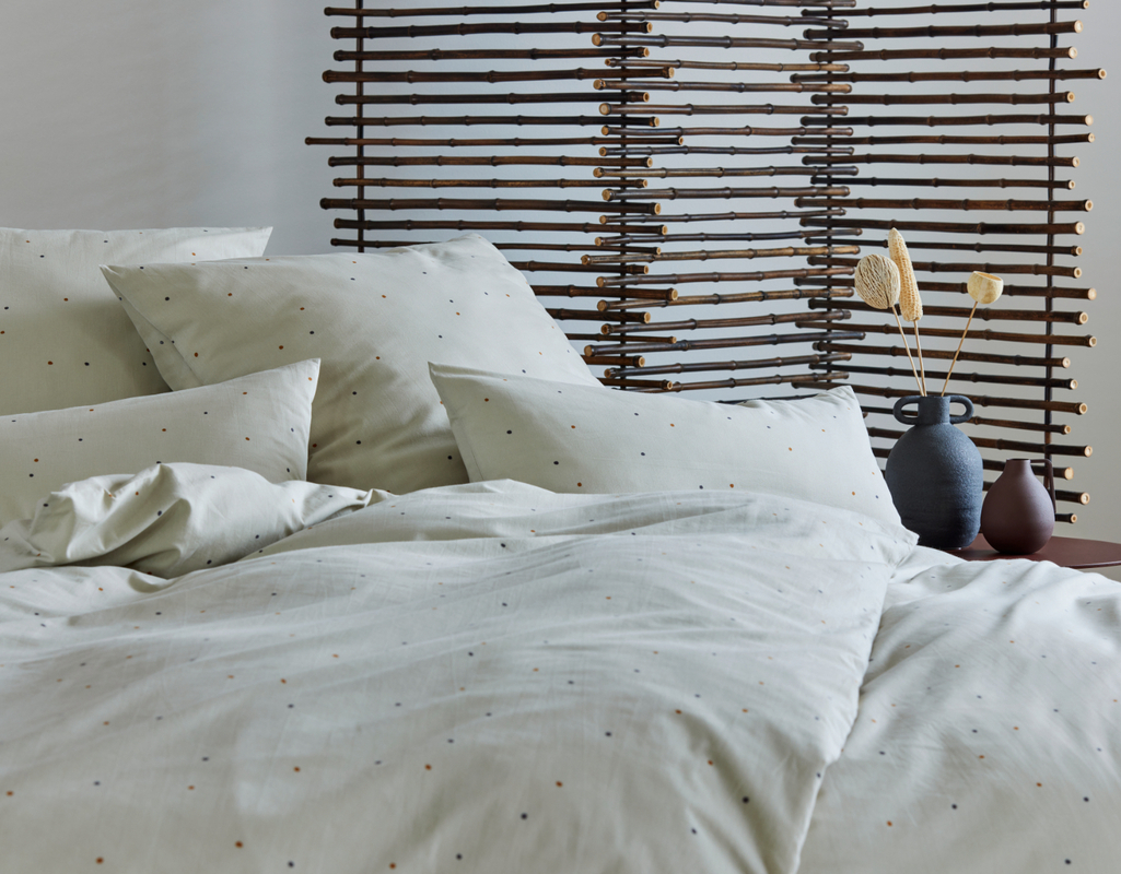 Posteljnina Dots saten, več dimenzij