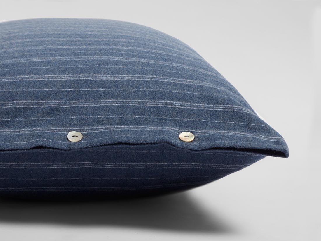 Posteljnina flanela modra črtasta, razl.dim.