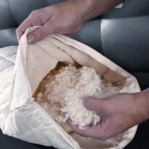 VOLNA Vzglavnik 40x60 iz eko bombaža, polnjen z volno