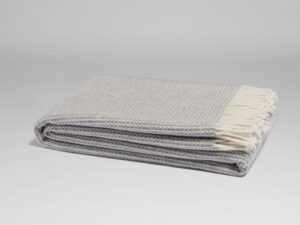 Mehka pletena deka iz 100% merino volne grey 150x210