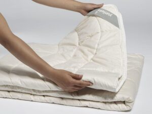 Poletna odeja iz lanu