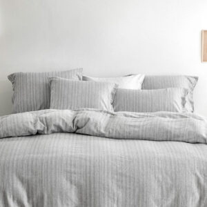 Posteljnina flanela siva črtasta, razl.dim.