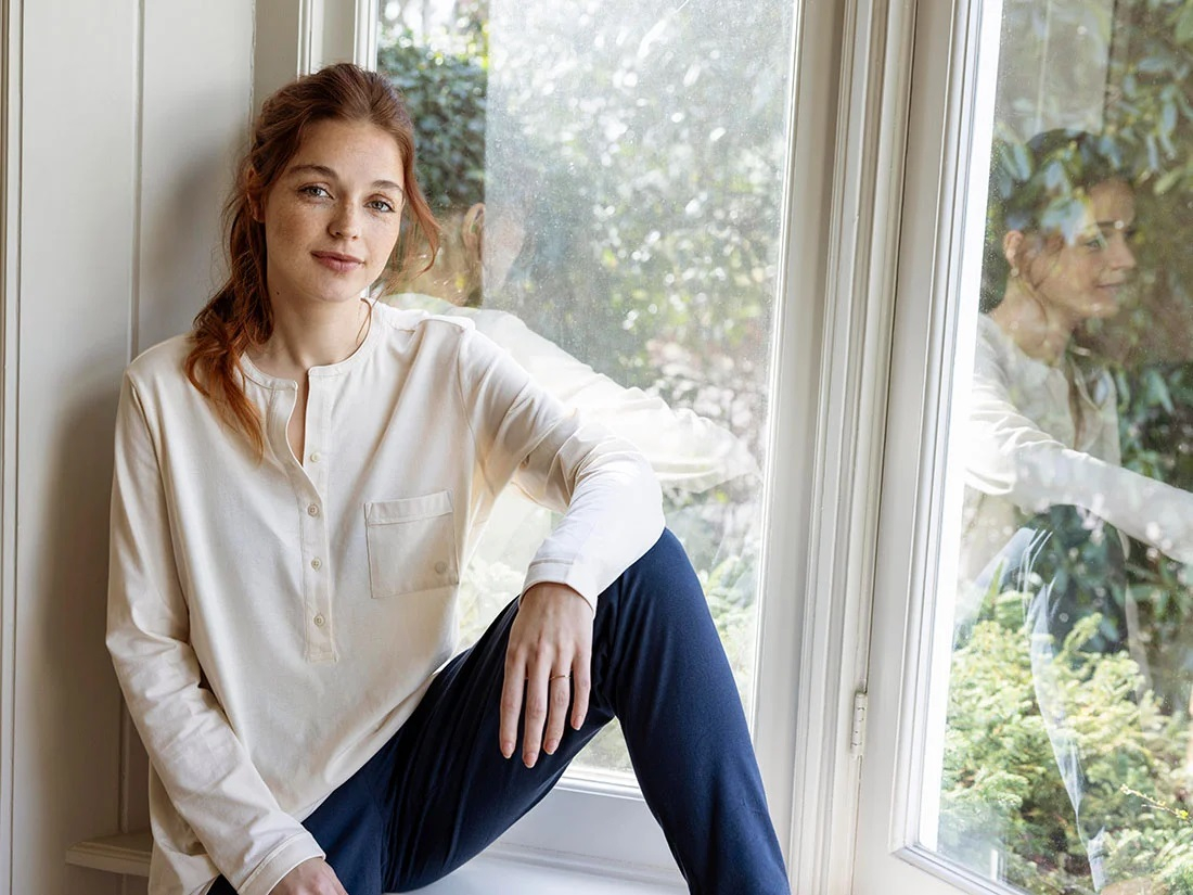 Spodnji del pižame iz eko bombaža, moder