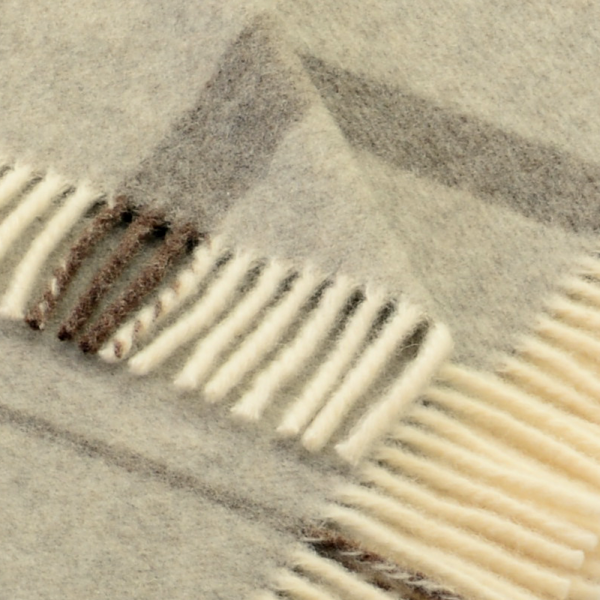 Volnena odeja ISOLA siva karo