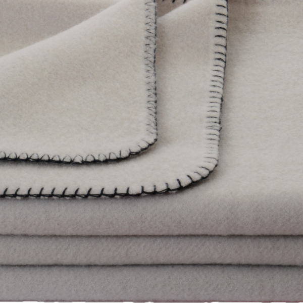 Volnena odeja INN velur silber 150x200