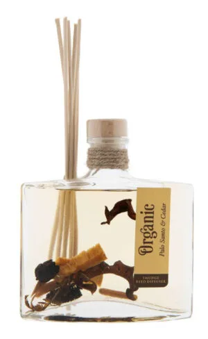 Dišava za prostor s paličicami Palo Santo in Cedra 150 ml. Dišava za prostor s paličicami Palo Santo in Cedra 150 ml.