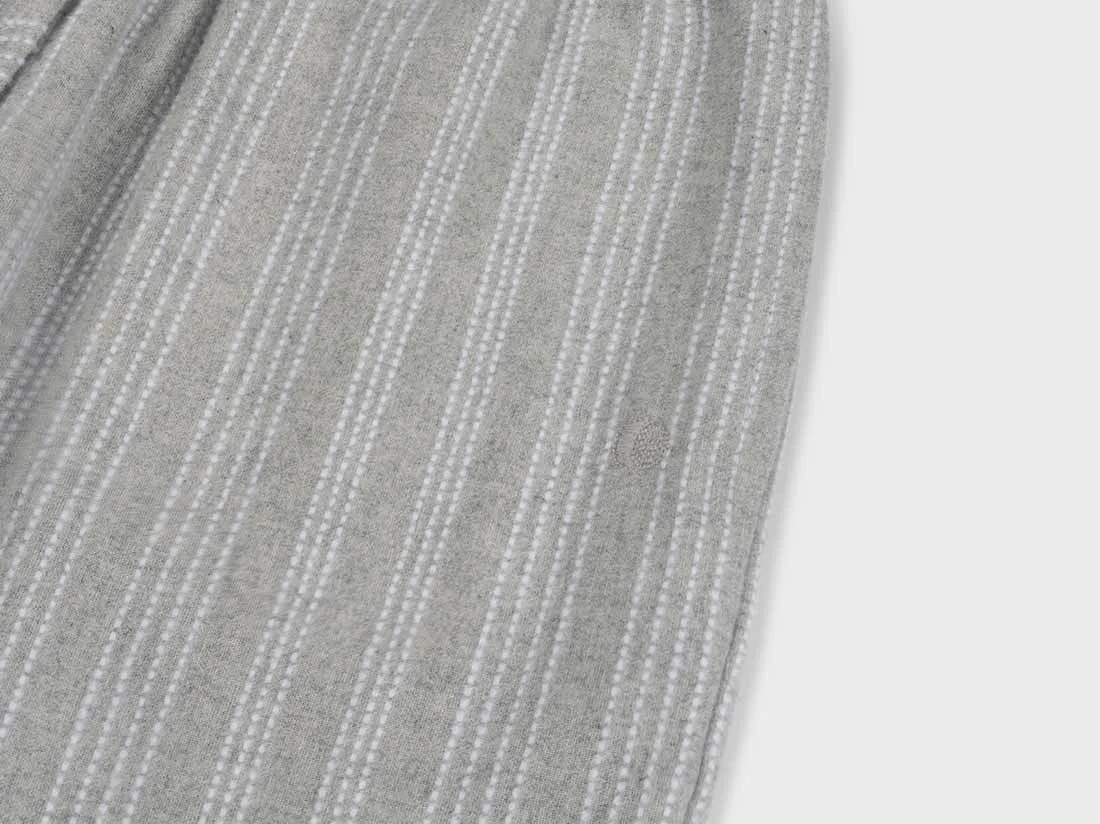 Spodnji del ženske pižame iz eko flanele, siva črtasta Spodnji del ženske pižame iz eko flanele, siva črtasta