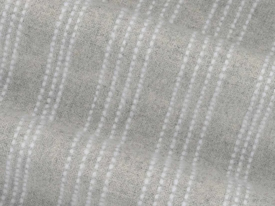 Spodnji del ženske pižame iz eko flanele, siva črtasta