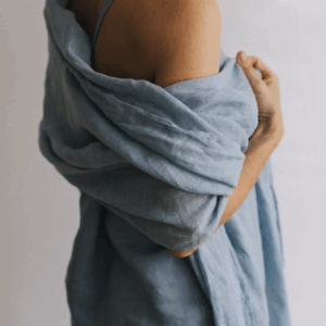 Šal iz 100% lana svetlo modra