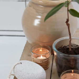 Svečnik steklo ratan Svečnik steklo ratan