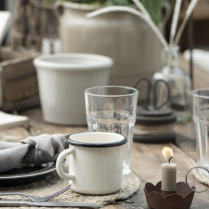 Emajlirana skodelica butter cream