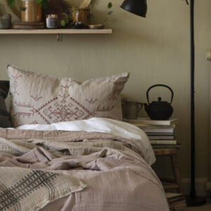 Prevleka 100% lan 50x70 vezenje w/faded rose Prevleka 100% lan 50x70 vezenje w/faded rose