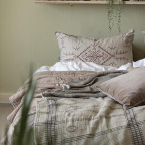 Prevleka 100% lan 50x70 vezenje w/faded rose Prevleka 100% lan 50x70 vezenje w/faded rose