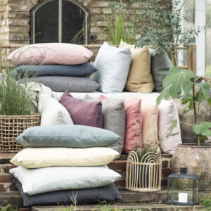 Prevleka iz 100% lanu 50x70 aubergine Prevleka iz 100% lanu 50x70 aubergine