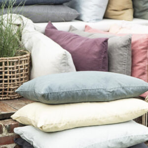 Prevleka iz 100% lanu 50x70 aubergine Prevleka iz 100% lanu 50x70 aubergine